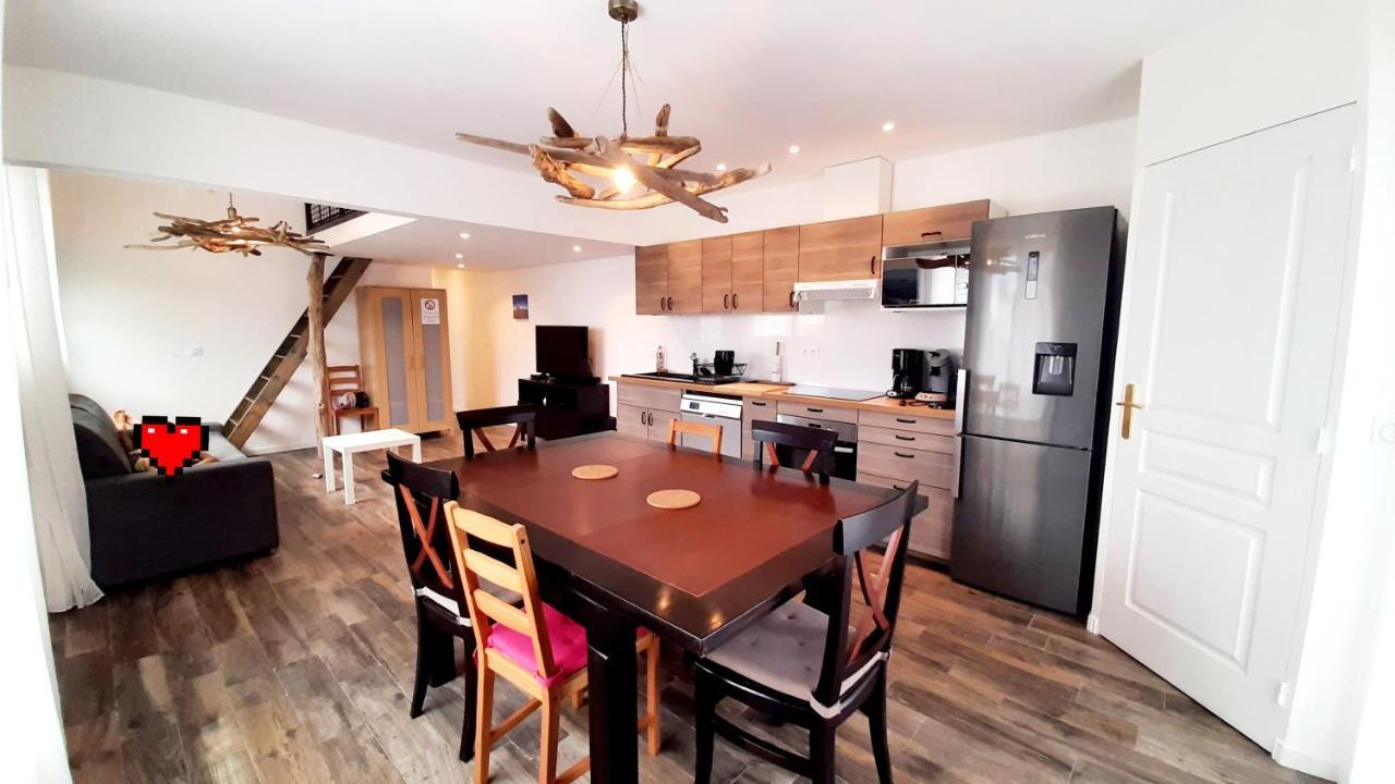 Holiday home Au Bois Flotte D'eau D'ange *